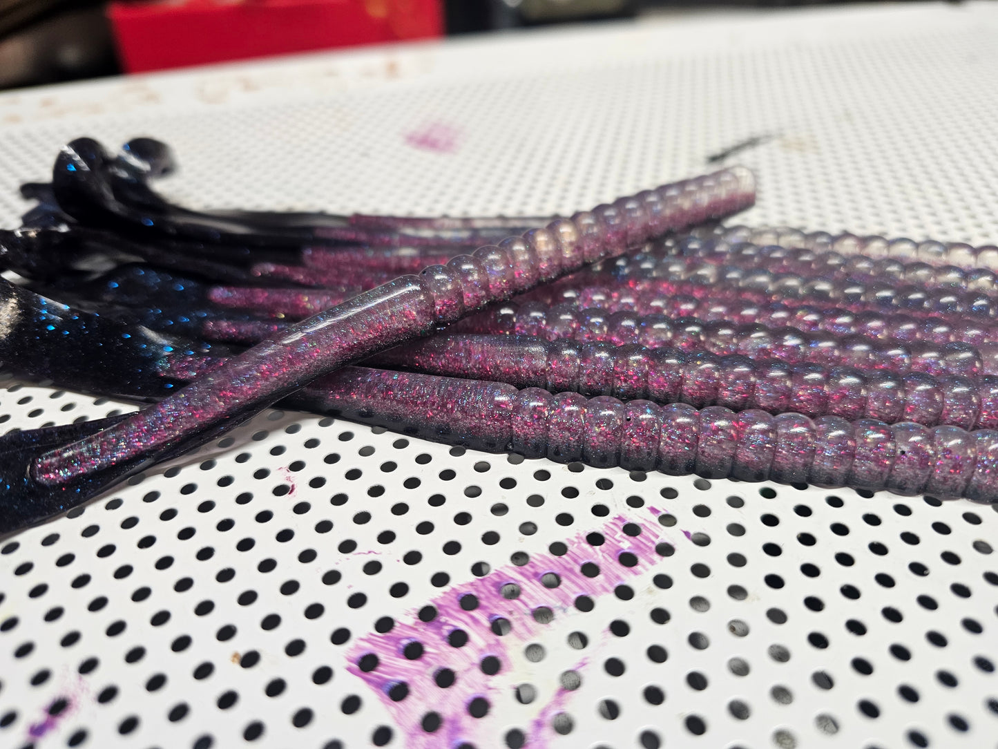 Open Pour Ribbon Worm 10"-"Magneato"